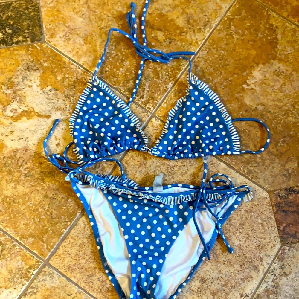 VICTORIA SECRET BIKINI LARGE TOP SMALL BOTTOMS